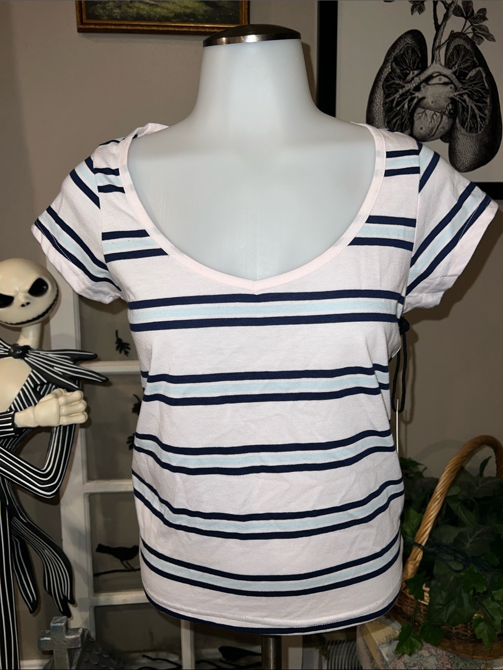Urban Nation V Neck Tee Shirt